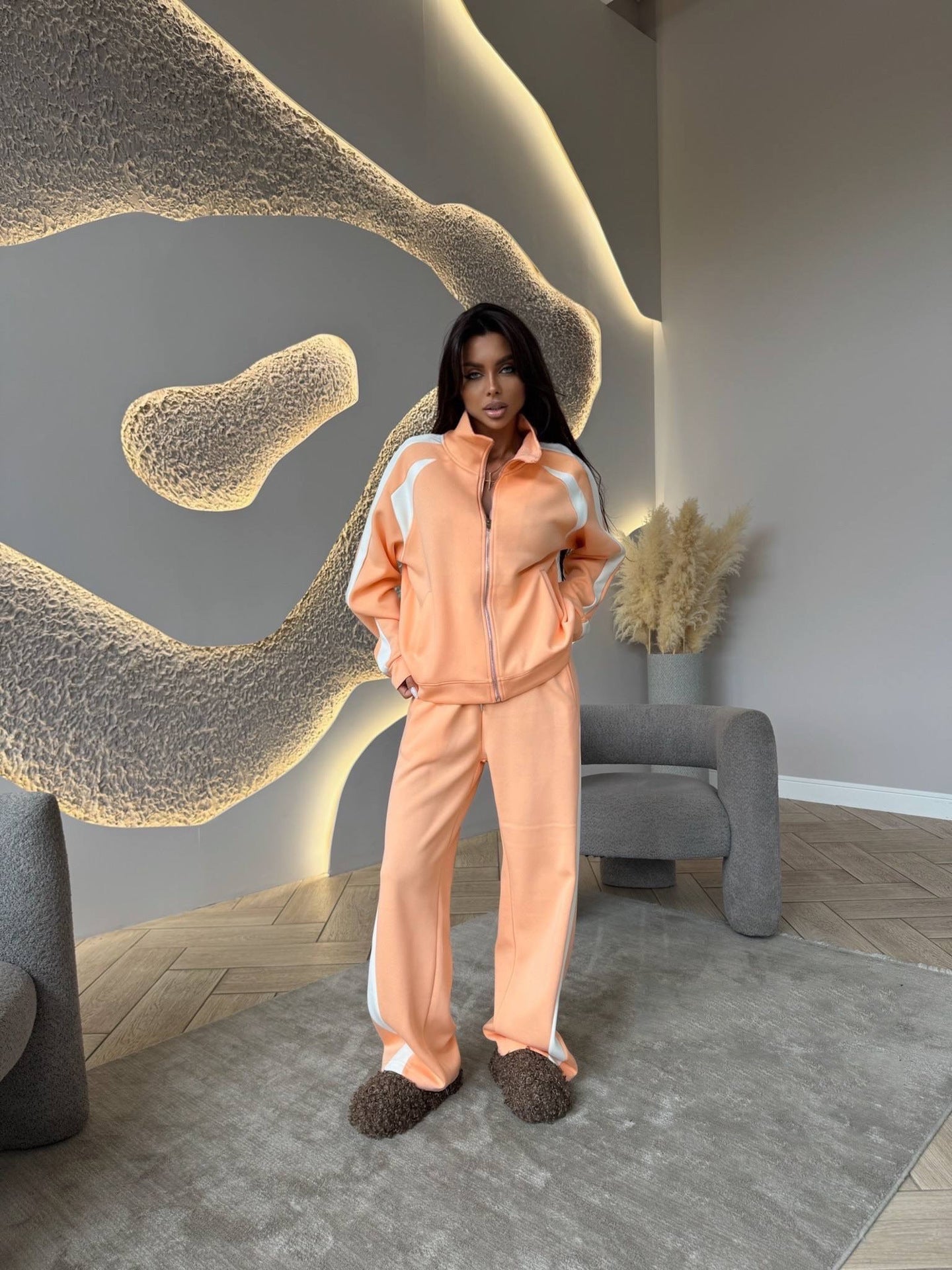 Women’s Long-Sleeve Zip-Up Jacket & Sweatpants Two-Piece Set