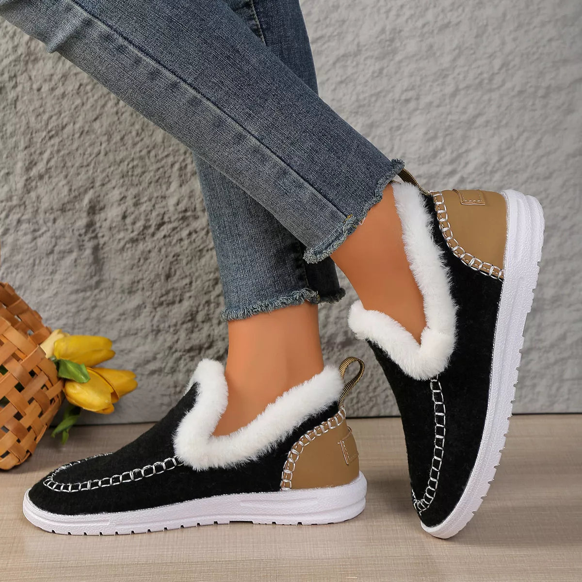 Plush-Lined Slip-Ons – Cozy Comfort Meets Effortless Style