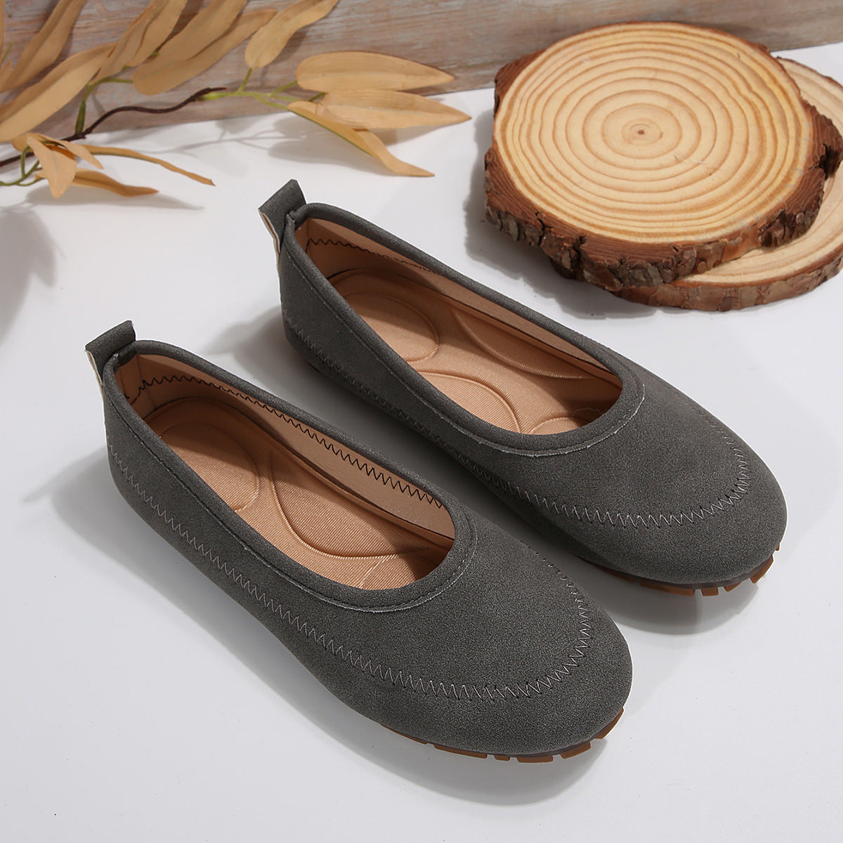 Women’s Low-Cut Round-Toe Loafers