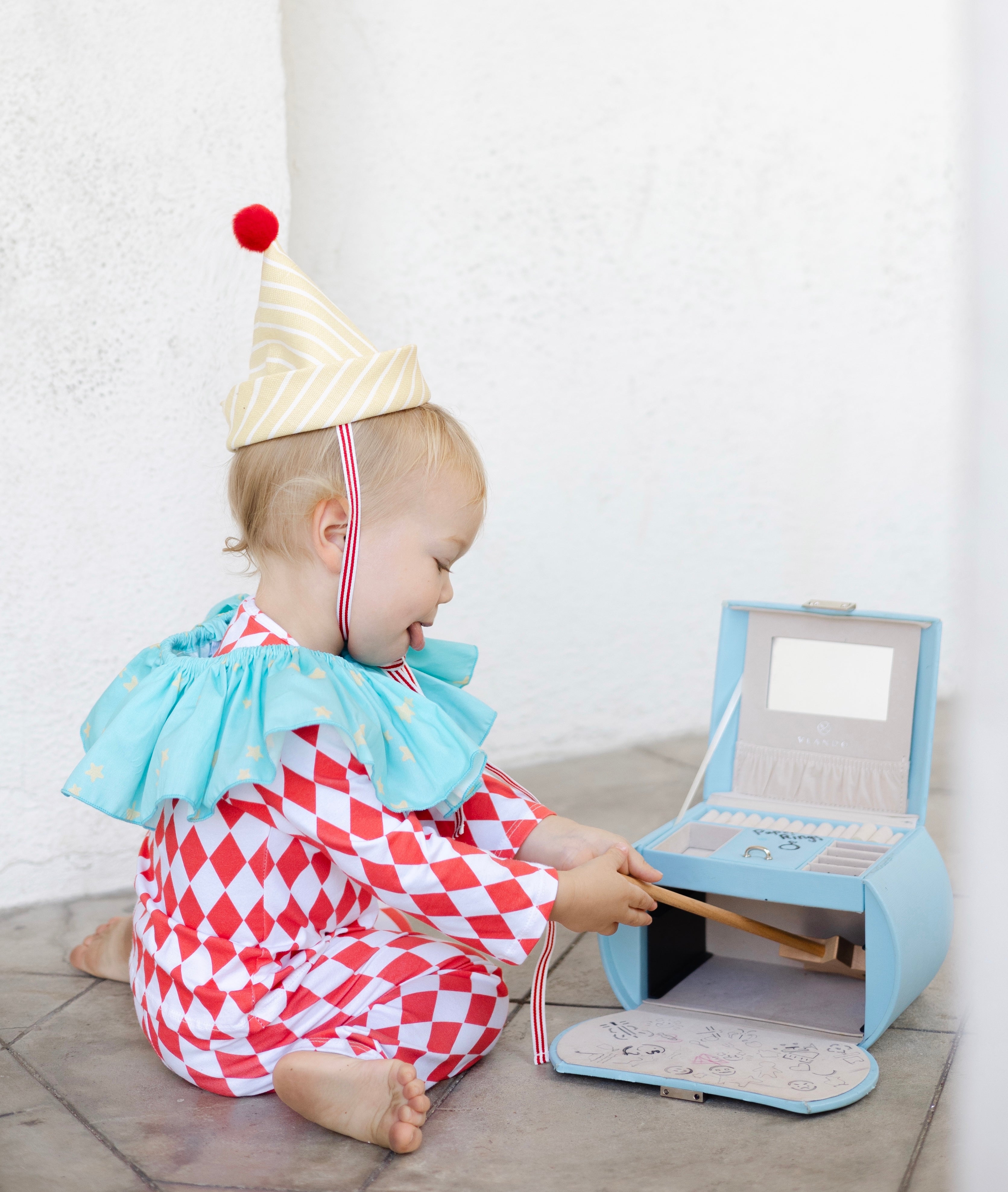 🎪🤡 Vintage Harlequin Clown Costume for Kids – Circus Halloween Costume 🎃