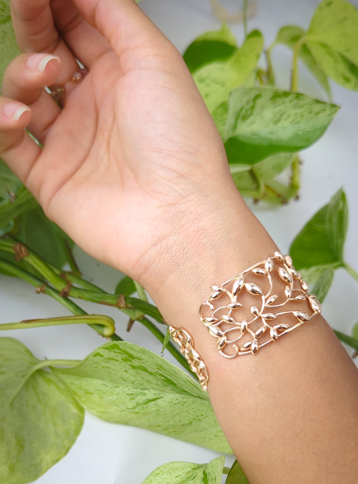 Olive Leaf Cuff Bracelet – Timeless Elegance Inspired by Nature