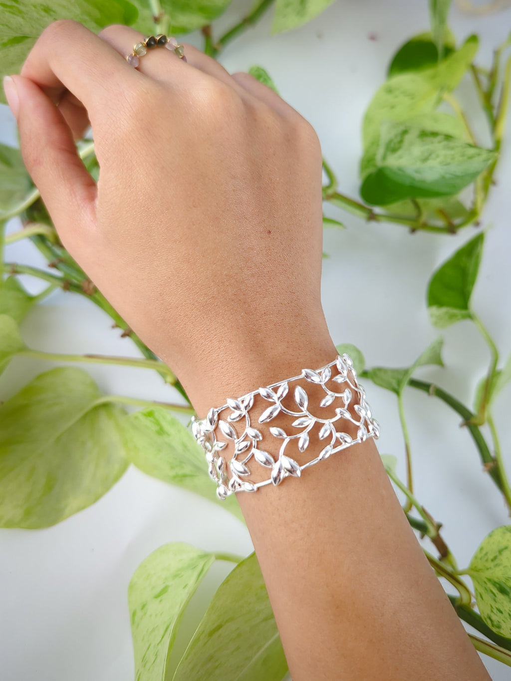 Olive Leaf Cuff Bracelet – Timeless Elegance Inspired by Nature