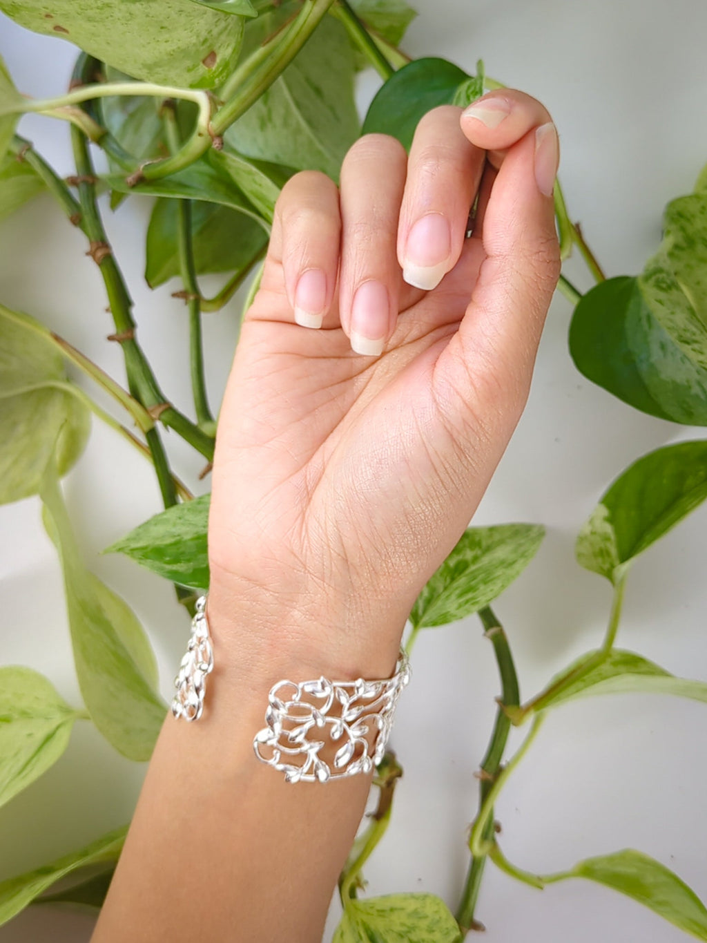 Olive Leaf Cuff Bracelet – Timeless Elegance Inspired by Nature