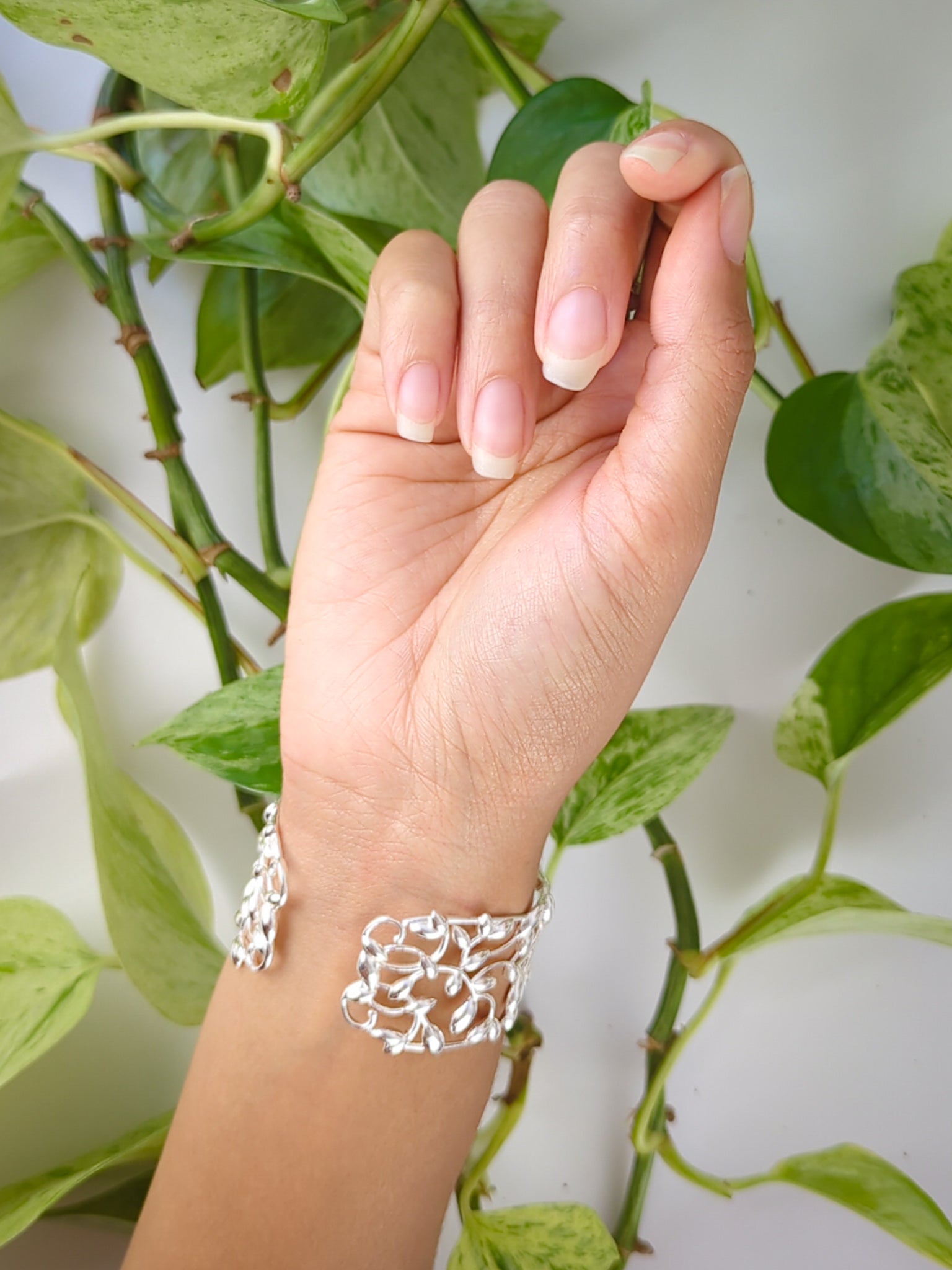 Olive Leaf Cuff Bracelet – Timeless Elegance Inspired by Nature