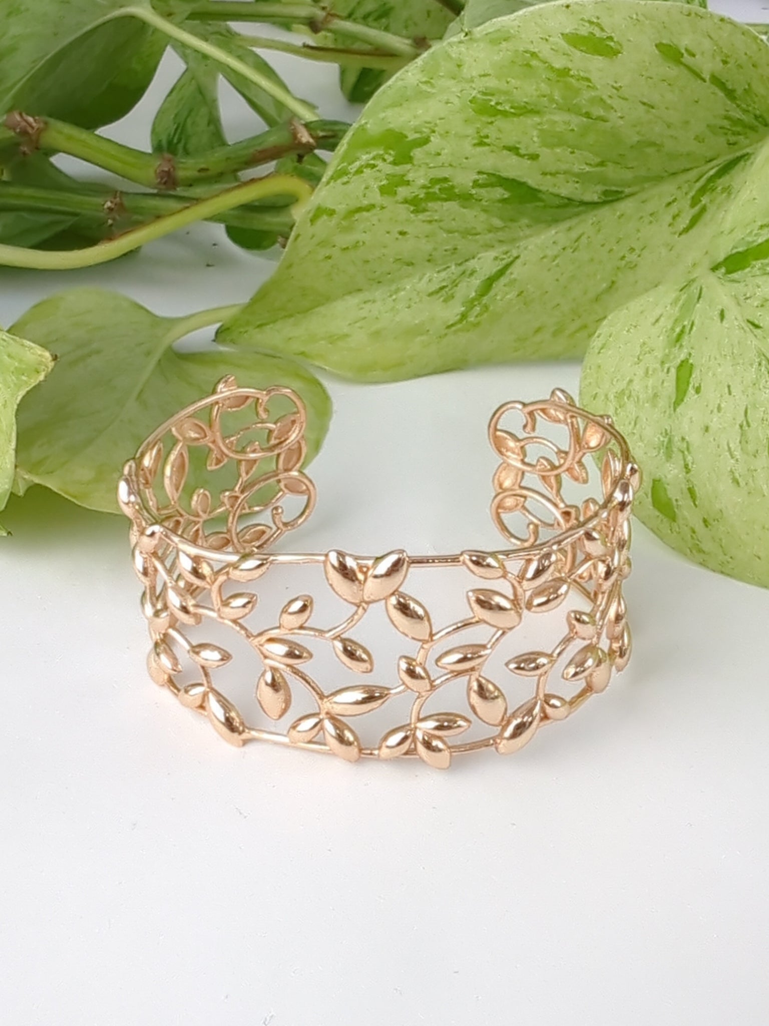 Olive Leaf Cuff Bracelet – Timeless Elegance Inspired by Nature