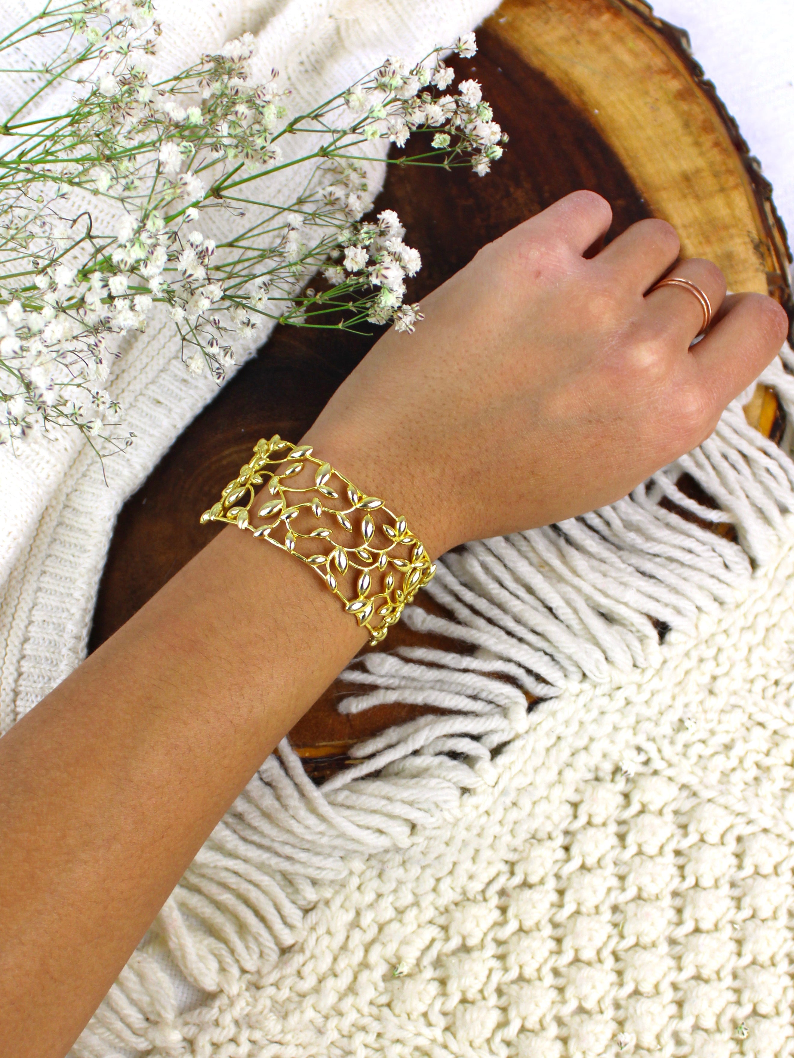 Olive Leaf Cuff Bracelet – Timeless Elegance Inspired by Nature